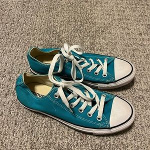 Women’s low top converse